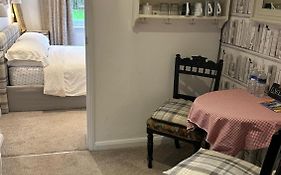 The Guest Suite, Buttsfield Lane.
